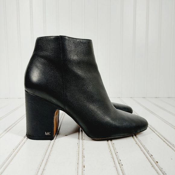 Michael Kors Black Leather Slip On Side Zip Block Heel Ankle Boots D856 - Picture 5 of 14